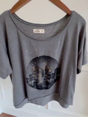 Hollister Women’s Shirt Short Sleeve Graphic Crop Top Studs Over Size Tee M
